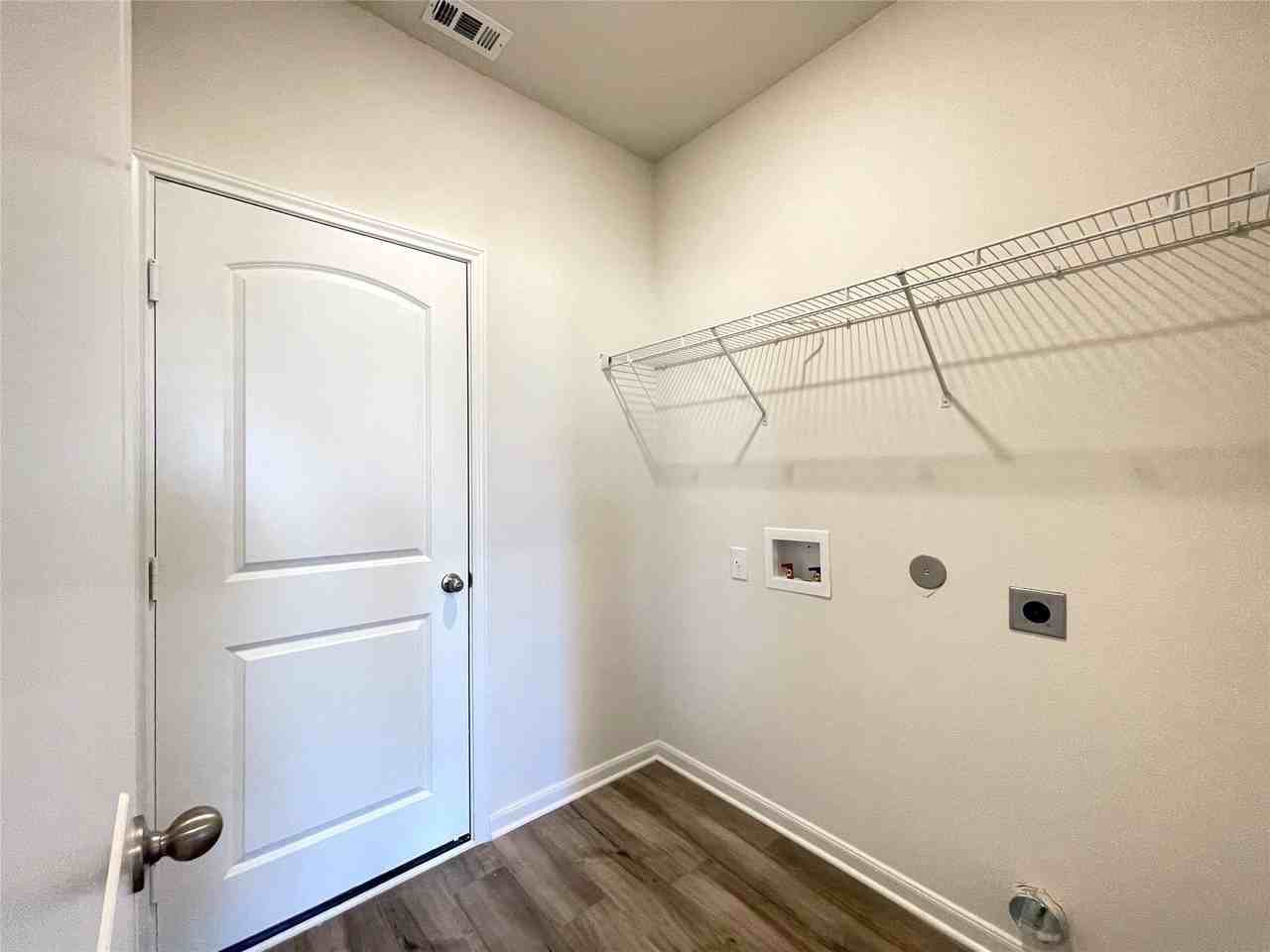 623 Aqueduct Dr - Photo 2 of 27