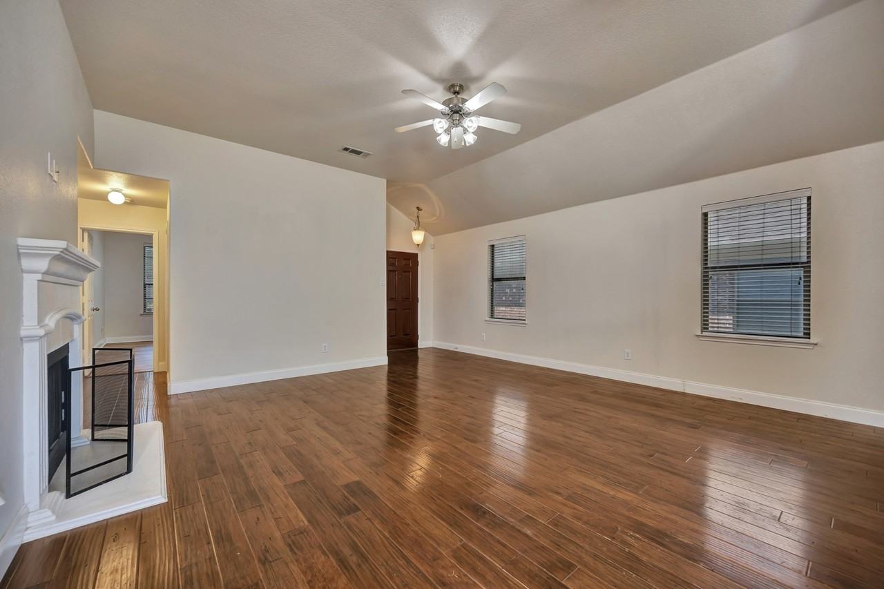 3909 Long Hollow Rd - Photo 4 of 20
