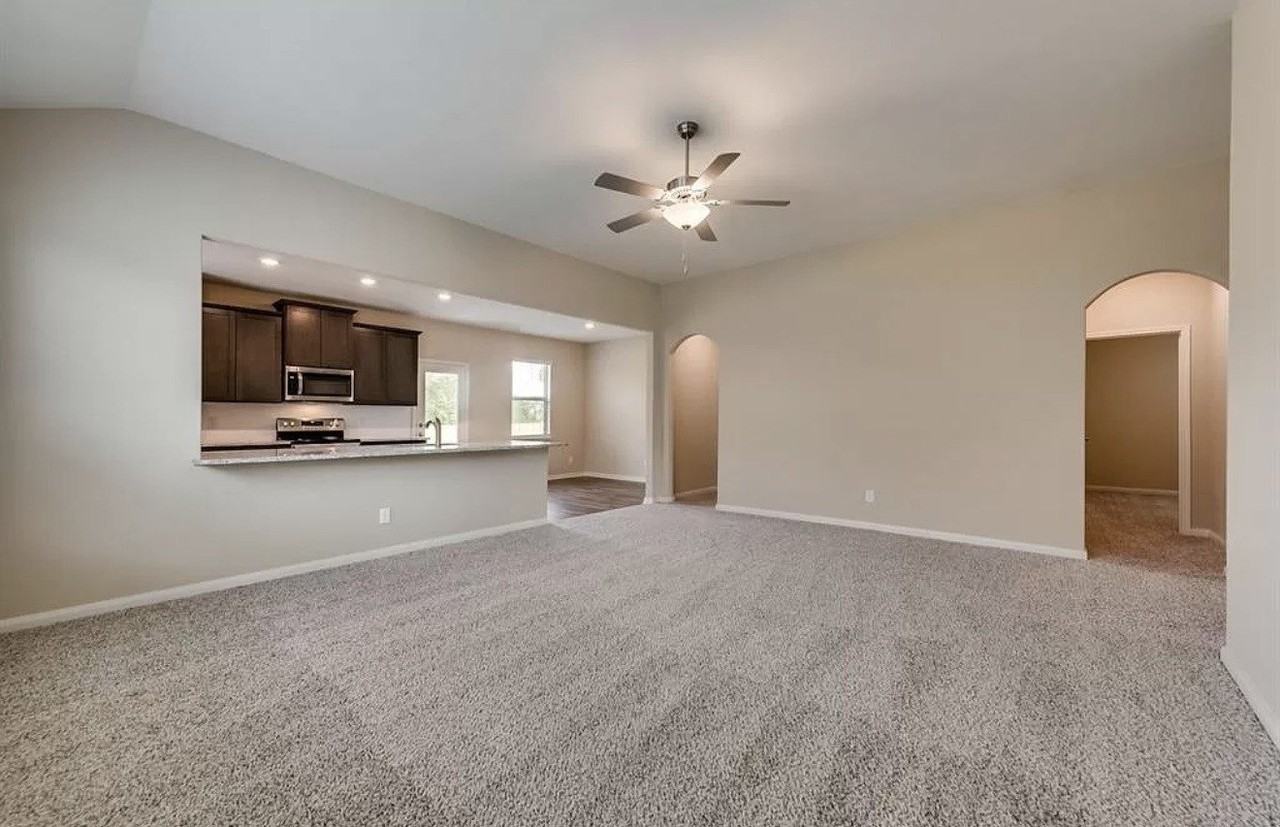 1706 Sandalwood Way - Photo 4 of 17