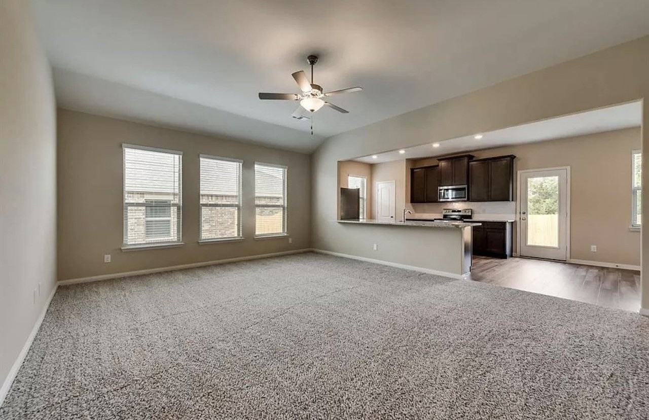 1706 Sandalwood Way - Photo 5 of 17