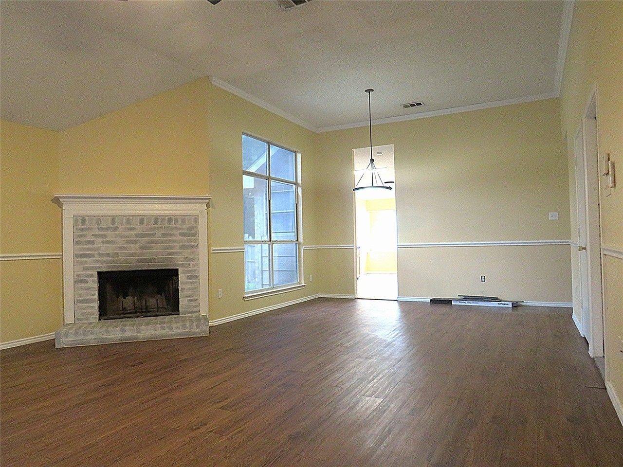 6034 Maple Leaf Dr - Photo 5 of 28