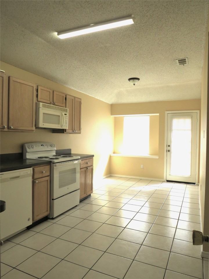 6034 Maple Leaf Dr - Photo 7 of 28