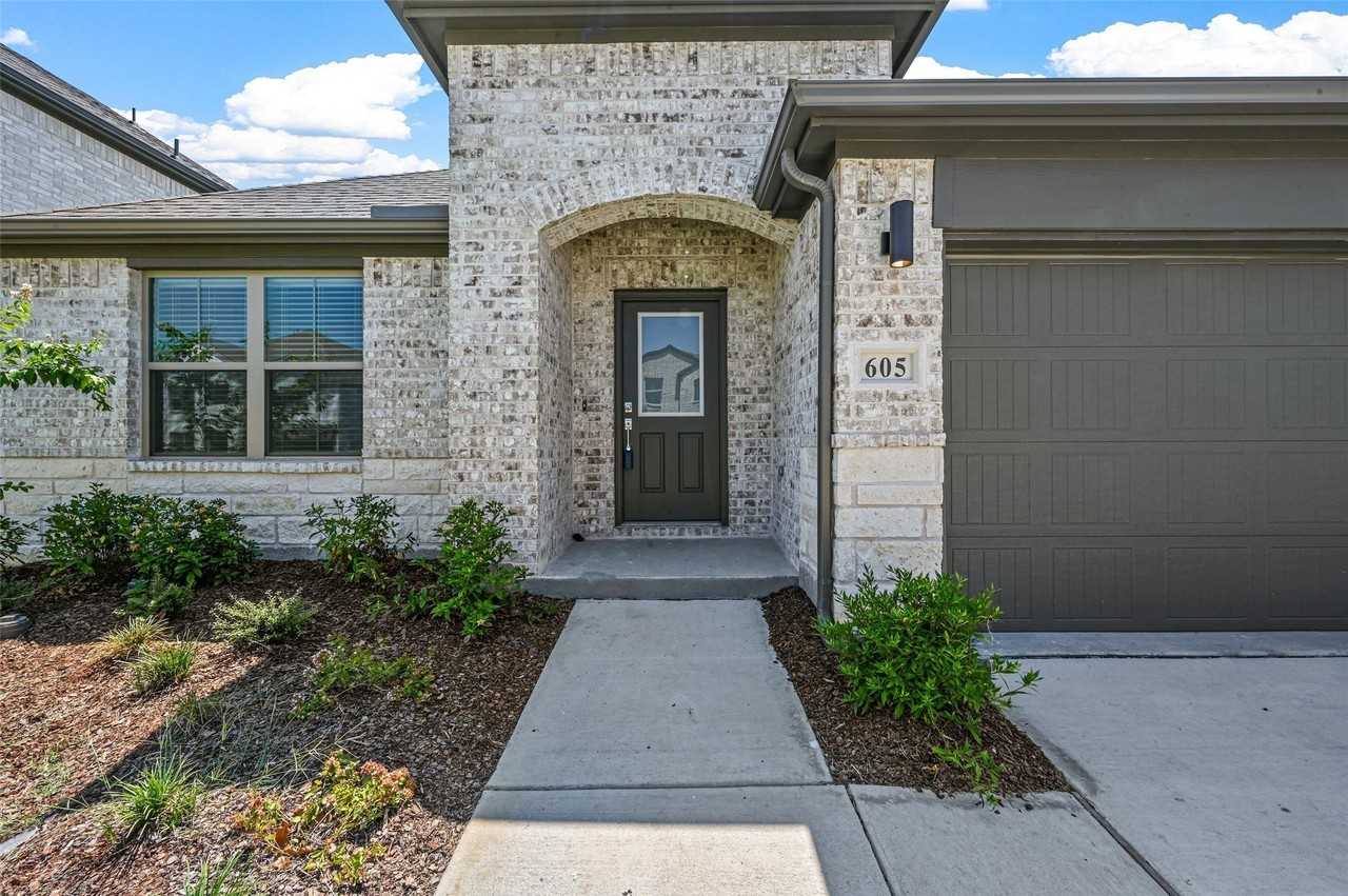 605 Wild Goose Ln - Photo 4 of 38