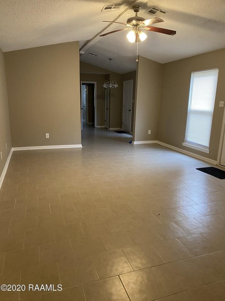 212 Briarcliff Dr - Photo 2 of 12