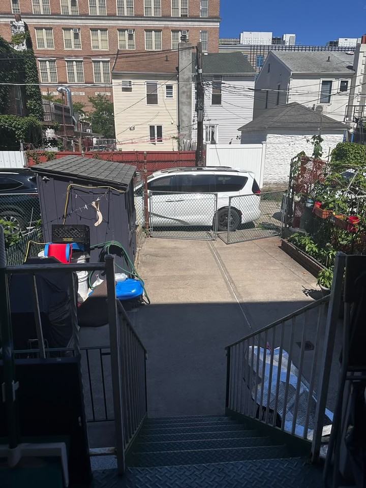 2278 East 21st Street #1f - Photo 5 of 9