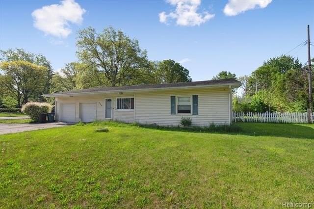 500 Trombley Dr - Photo 3 of 32