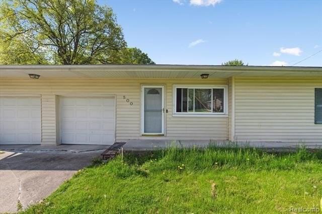 500 Trombley Dr - Photo 4 of 32