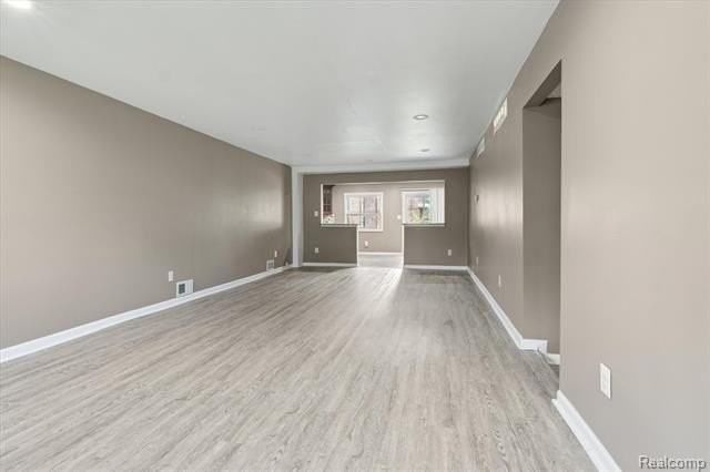 500 Trombley Dr - Photo 7 of 32