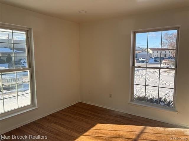 35314 Tall Oaks Dr - Photo 2 of 12