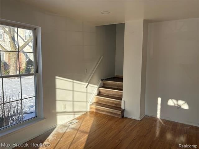 35314 Tall Oaks Dr - Photo 3 of 12