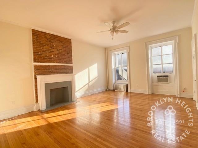 143 Montague St #3F - Photo 2 of 13