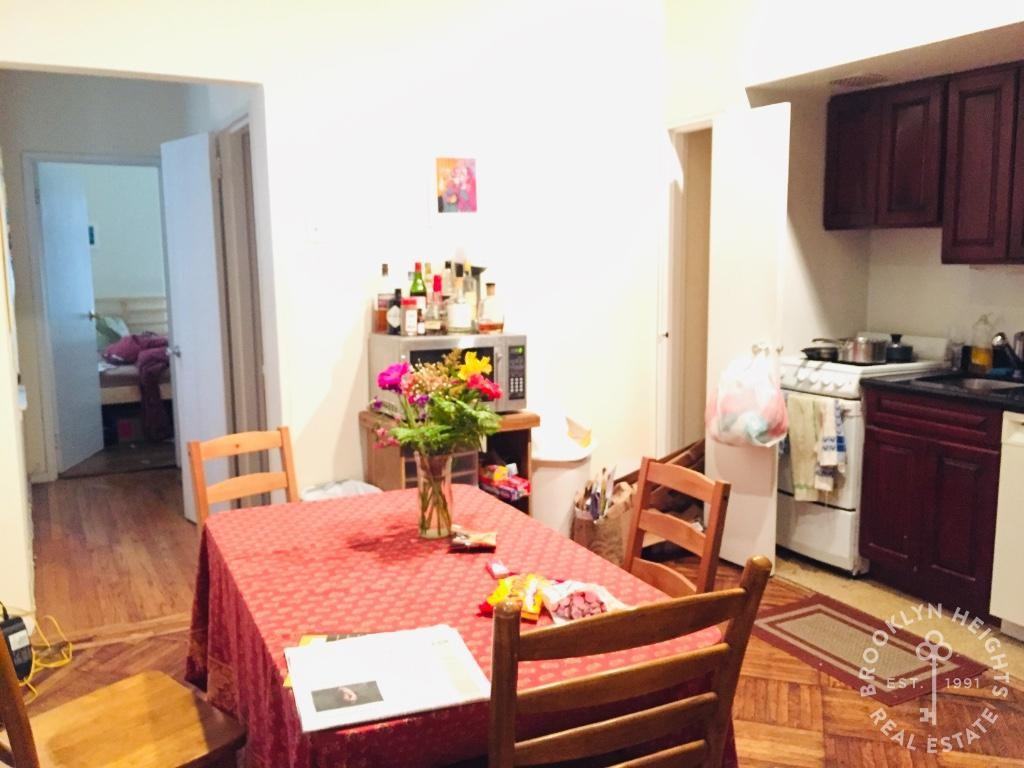 211 Clinton St #1C - Photo 3 of 14