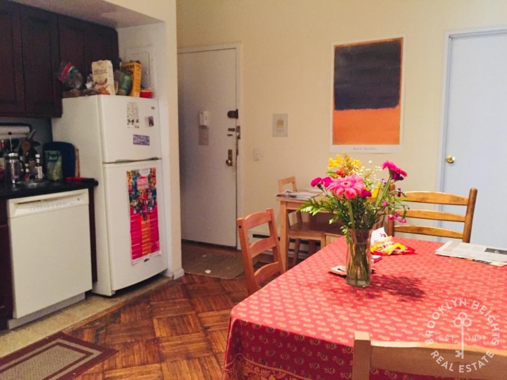 211 Clinton St #1C - Photo 4 of 14