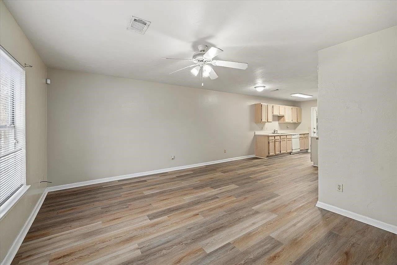1346 Hancock St #B - Photo 2 of 25
