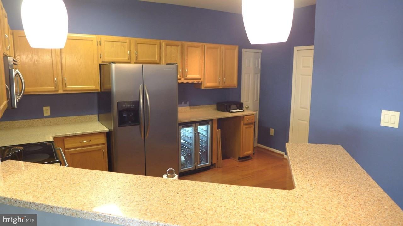 1426 Nutwood Ct - Photo 4 of 12