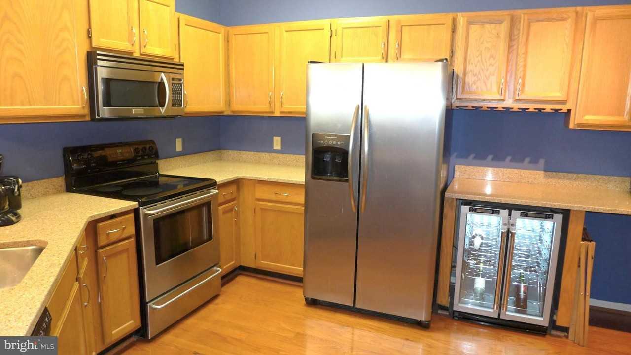 1426 Nutwood Ct - Photo 5 of 12