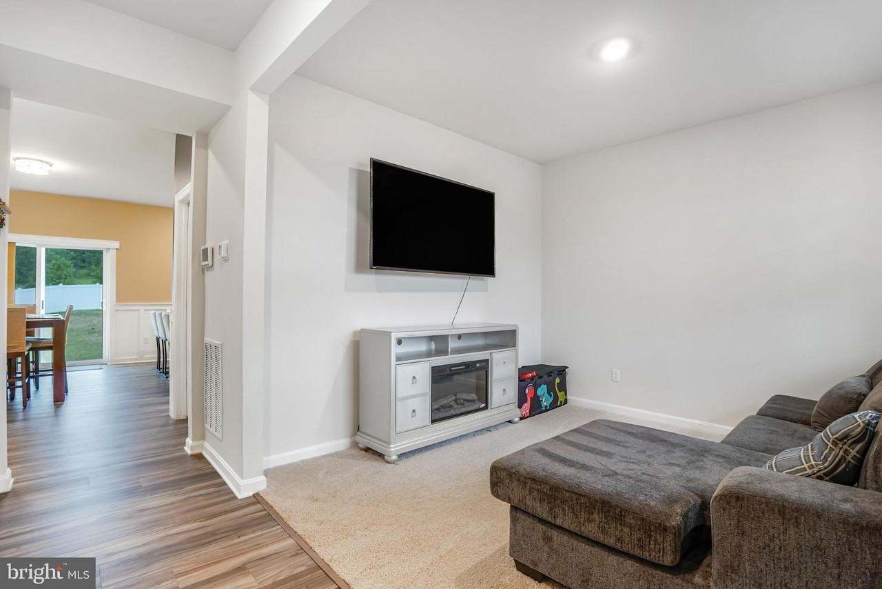 115 Bell Tower Ln - Photo 7 of 49
