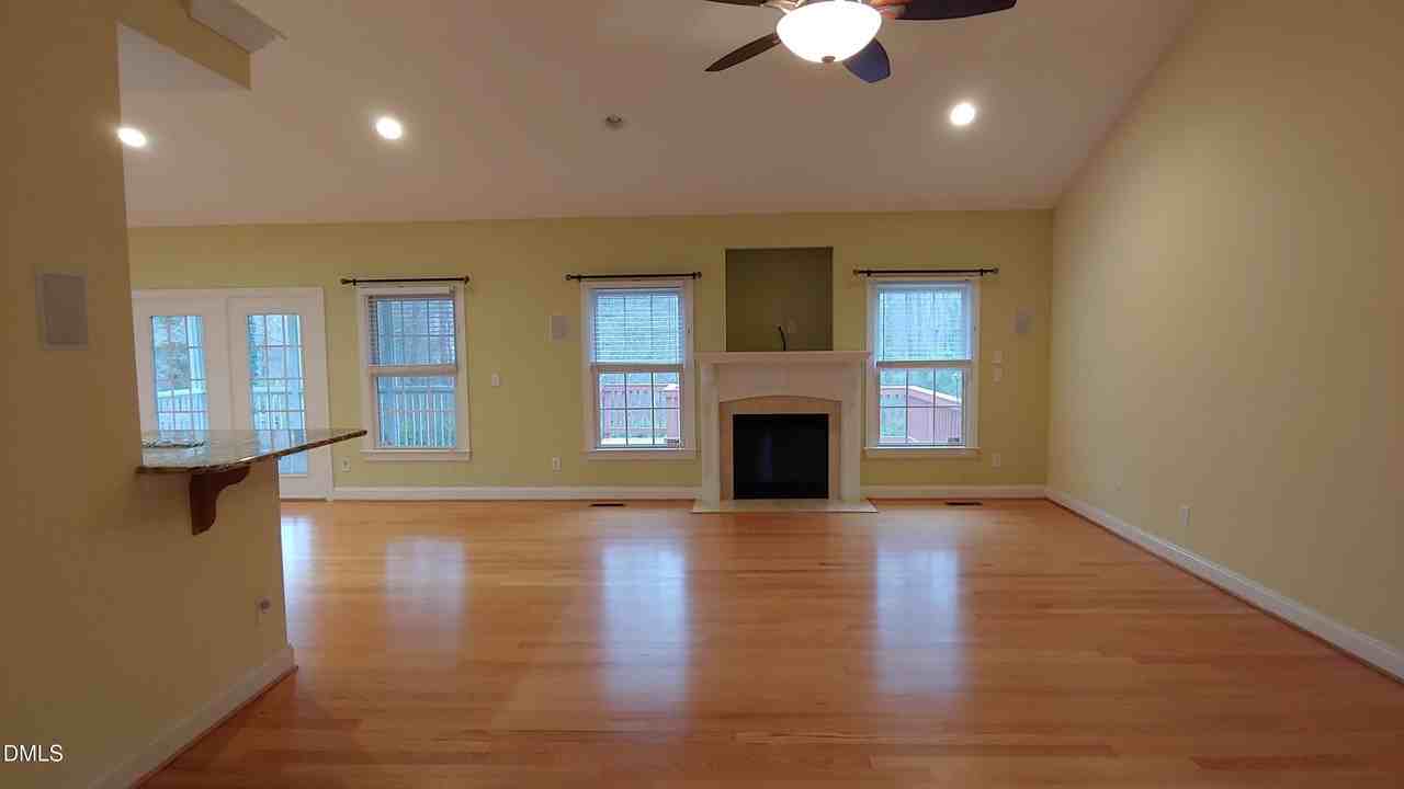 2809 Cowley Rd - Photo 7 of 22