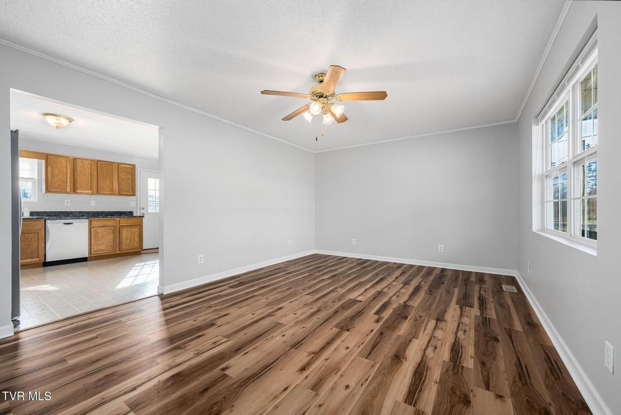 133 Paynetown Rd - Photo 7 of 50