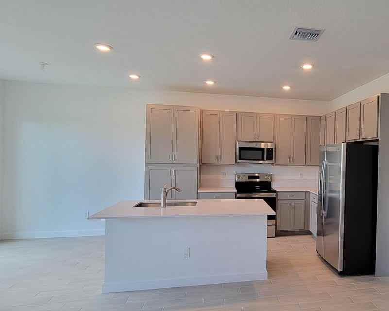 4946 Navali Drive - Photo 5 of 8