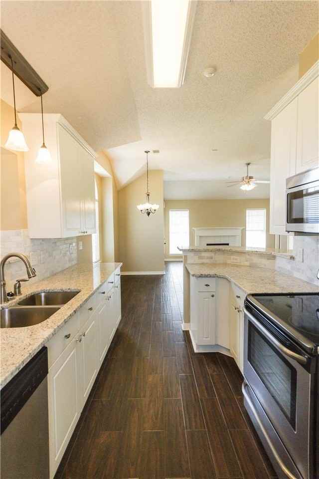8161 Durham Dr - Photo 3 of 23