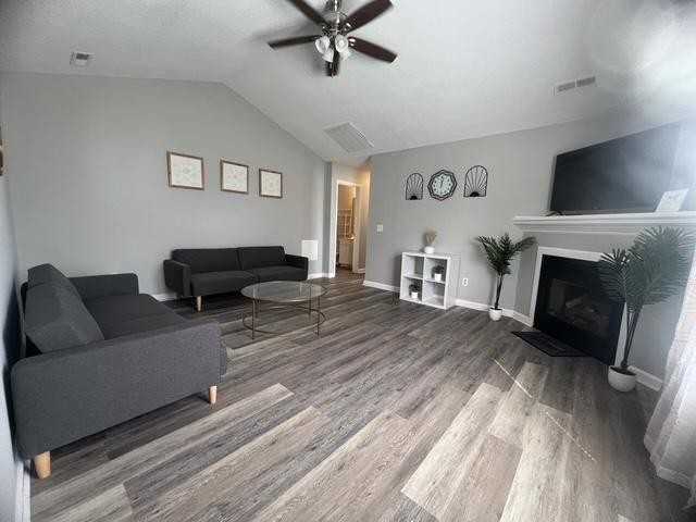 2503 East St - Photo 4 of 10