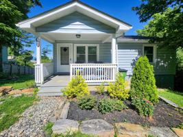 featured image of 545 College St