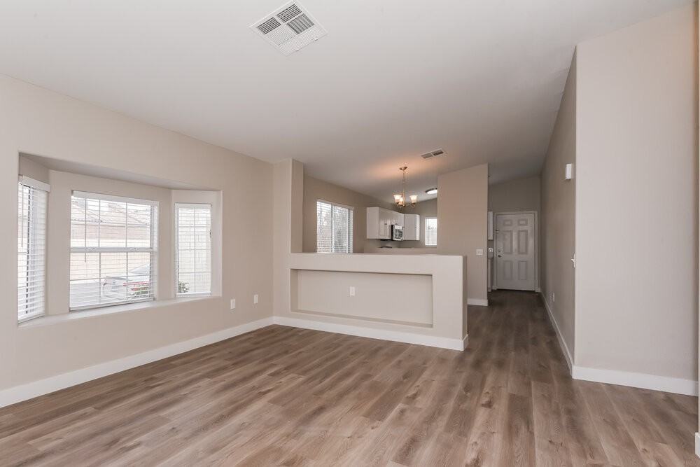 5225 Panguitch Dr - Photo 6 of 16
