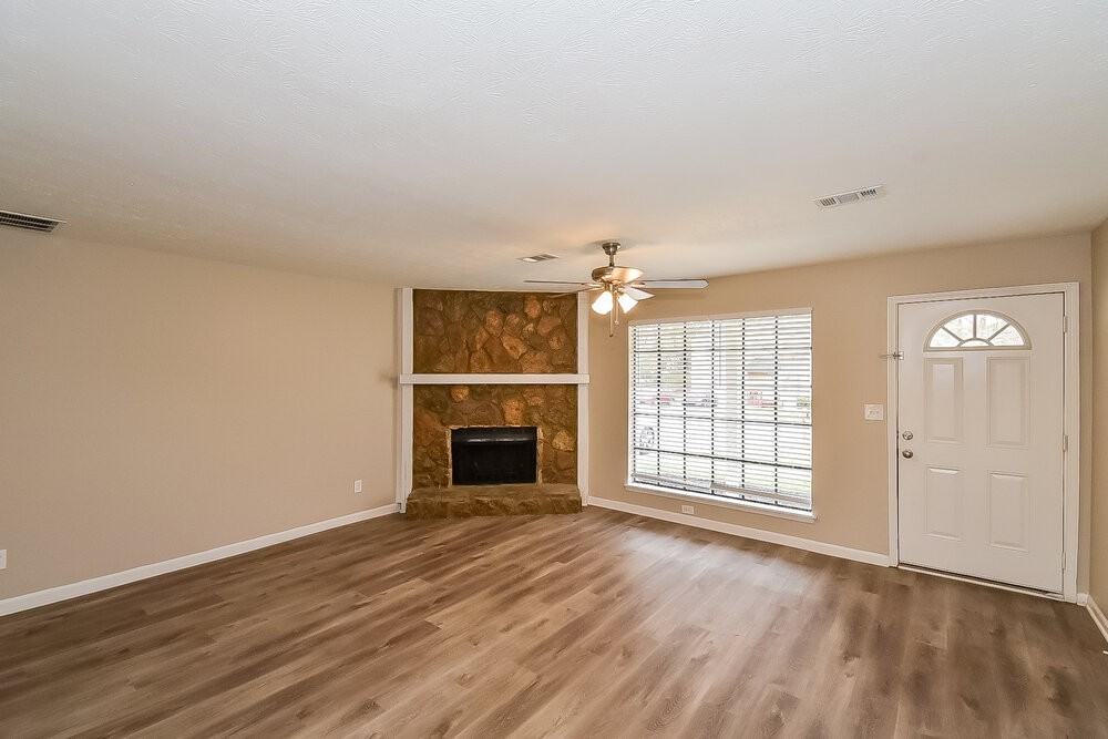 306 River Chase Dr - Photo 3 of 13