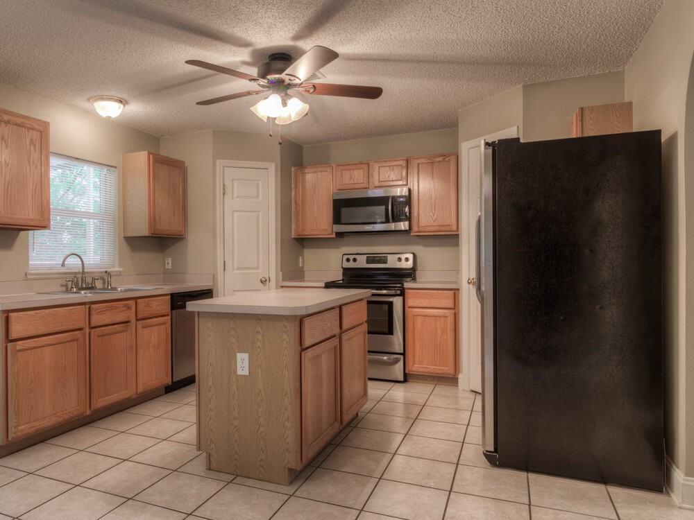 4231 Stonefield Dr - Photo 4 of 19