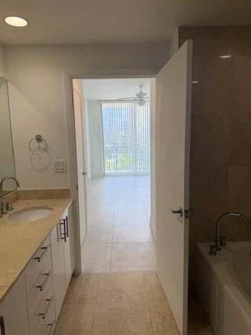 550 Okeechobee Boulevard - Photo 6 of 7