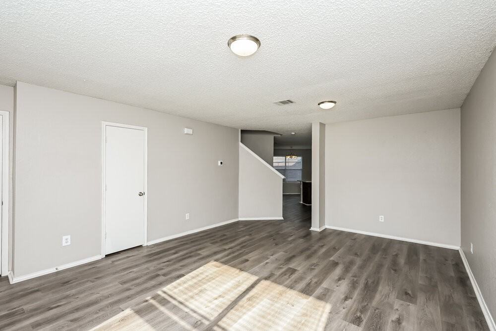 8304 Cutter Hill Ave - Photo 5 of 19