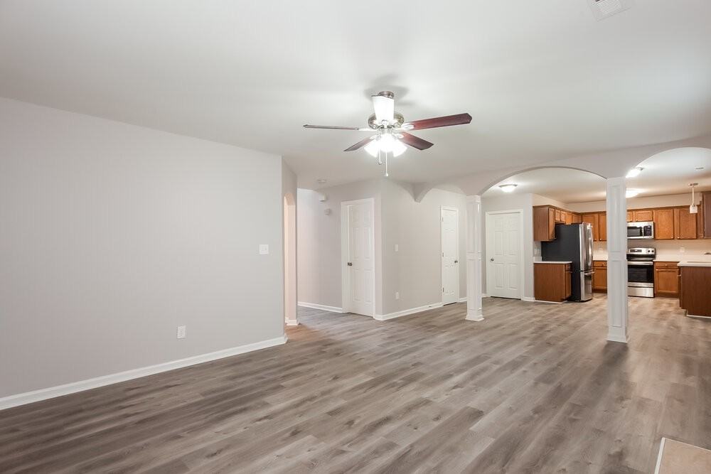 1119 Homestead Glen Blvd - Photo 5 of 17
