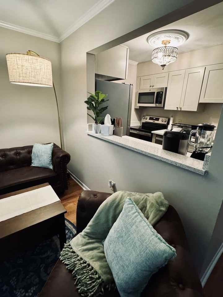 162 E University Dr #1583721P - Photo 4 of 48