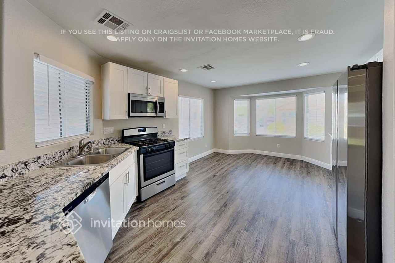 10437 Wild Bill Ct - Photo 6 of 16