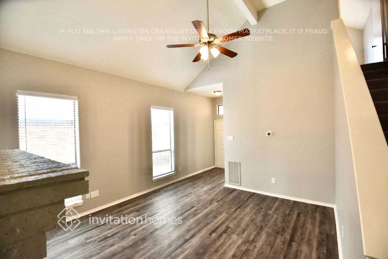 6929 Driffield Cir - Photo 5 of 17