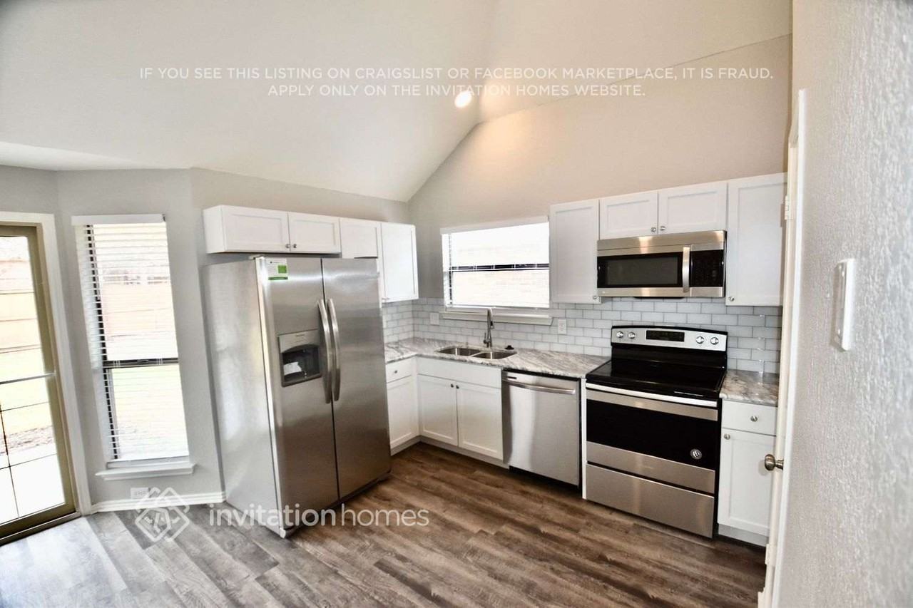 6929 Driffield Cir - Photo 7 of 17