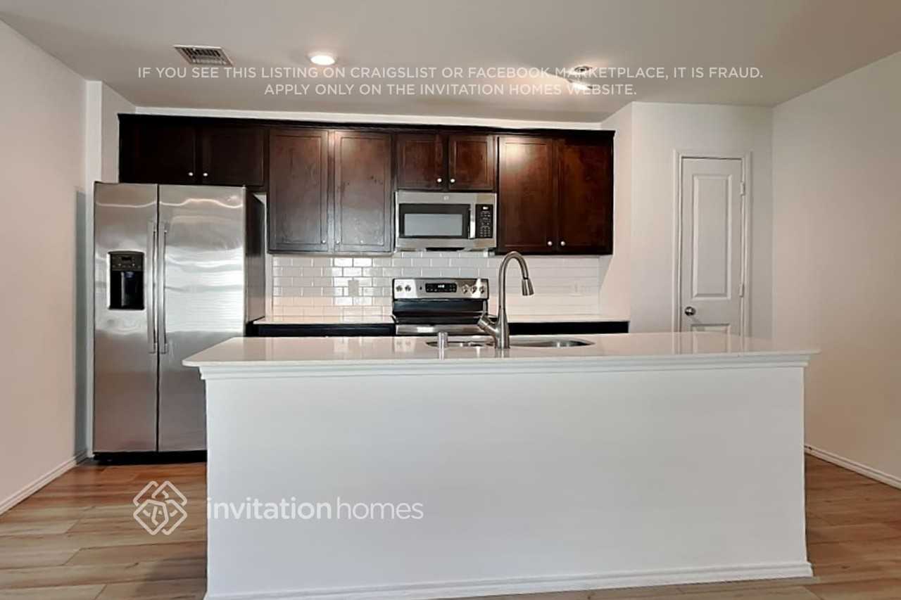 10527 Sewell Cir - Photo 6 of 18