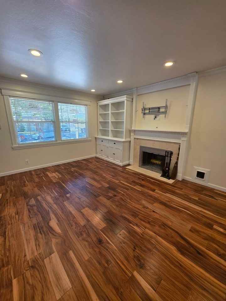 1317 Sherwood Dr - Photo 3 of 50