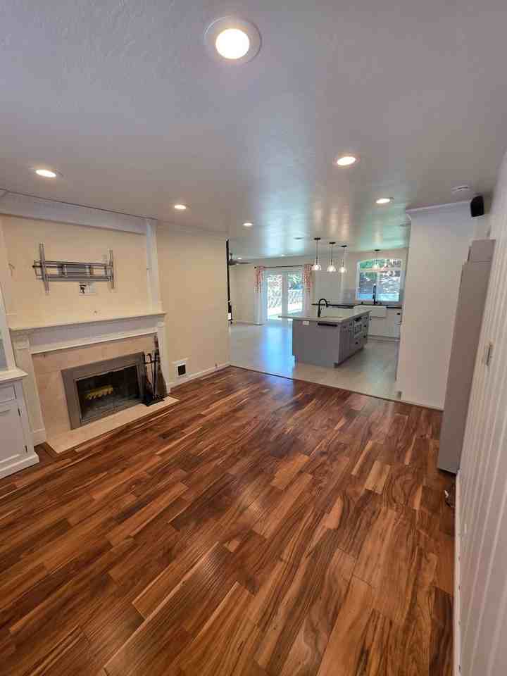 1317 Sherwood Dr - Photo 4 of 50
