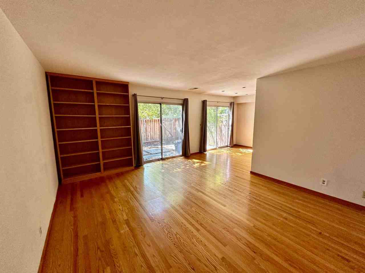 454 Poppy Pl - Photo 3 of 14