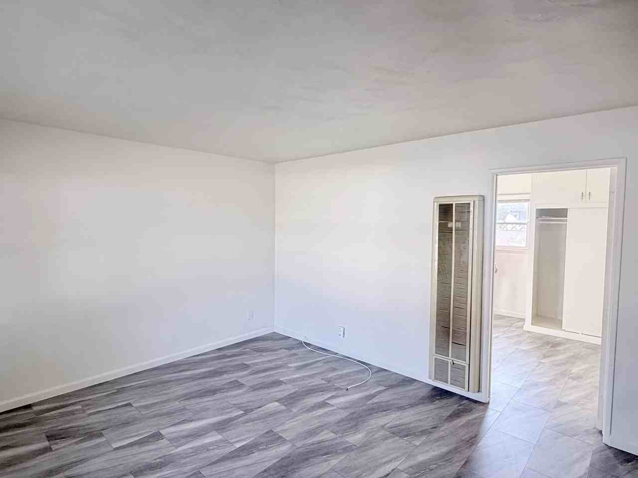 24452 Myers Ave - Photo 3 of 13