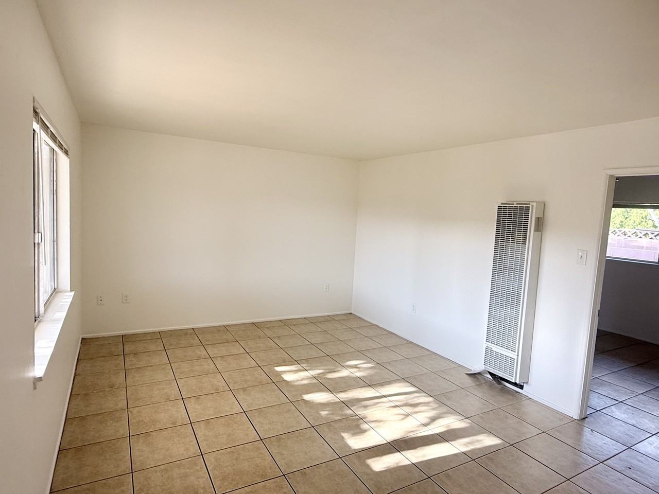 24458 Myers Ave - Photo 3 of 11