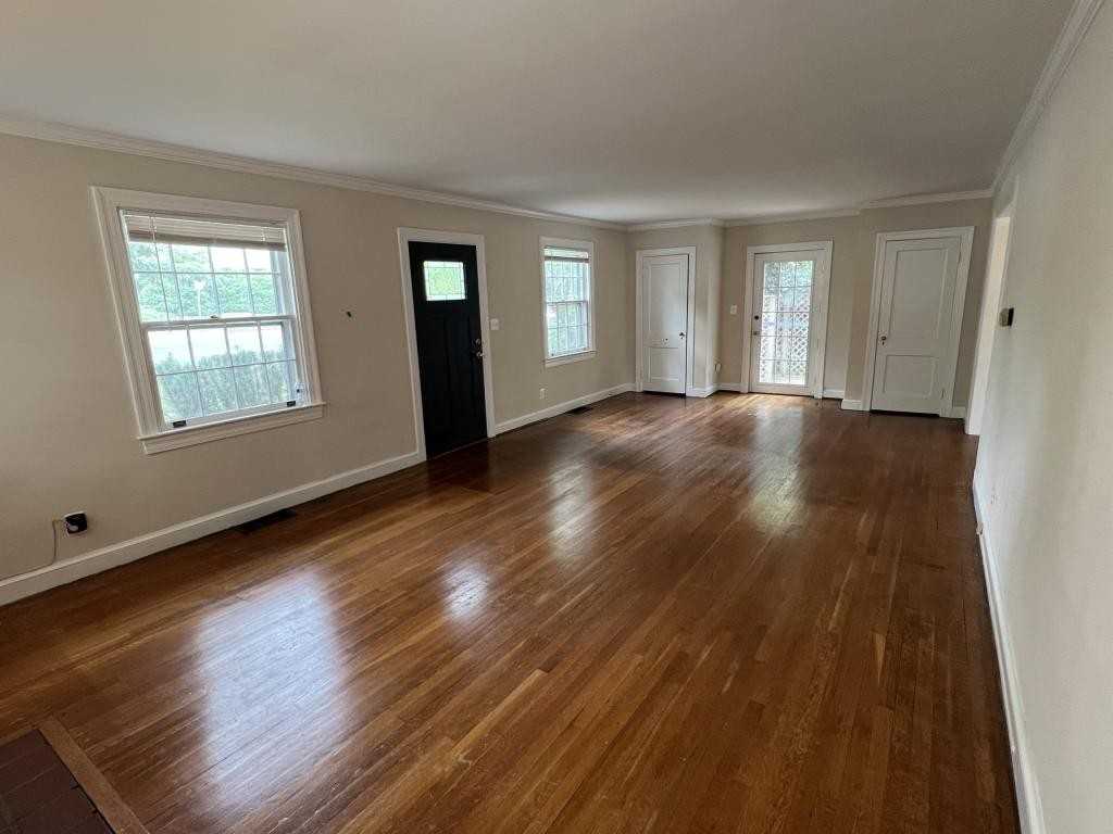 4027 N Glebe Rd - Photo 4 of 27