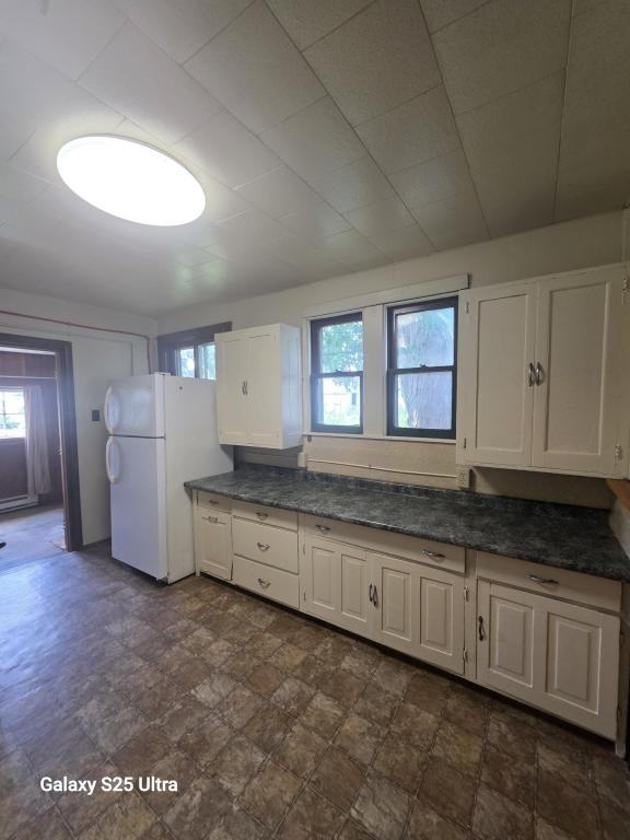 1027 S Bell St - Photo 4 of 14