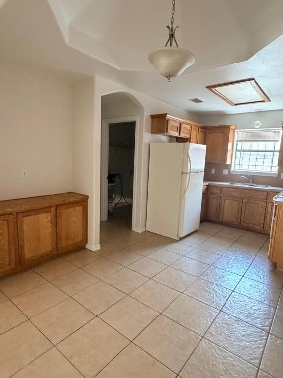 803 W Emerald Dr Apt D - Photo 2 of 5