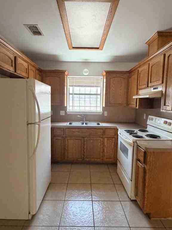 803 W Emerald Dr Apt D - Photo 3 of 5