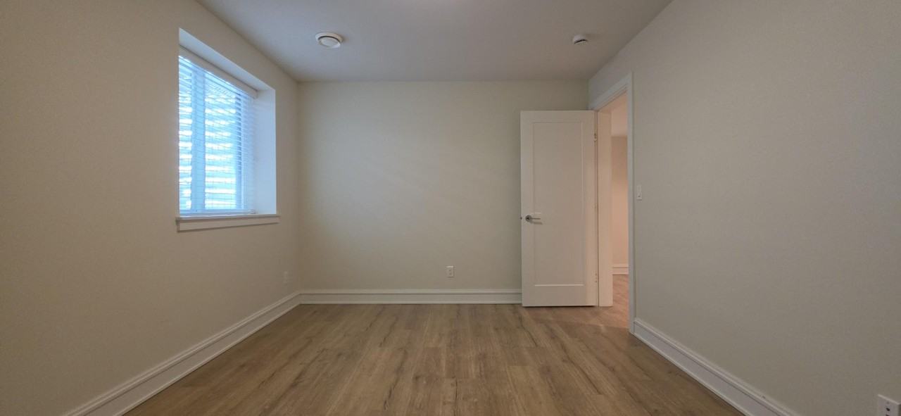 12973 15A Avenue - Photo 3 of 11