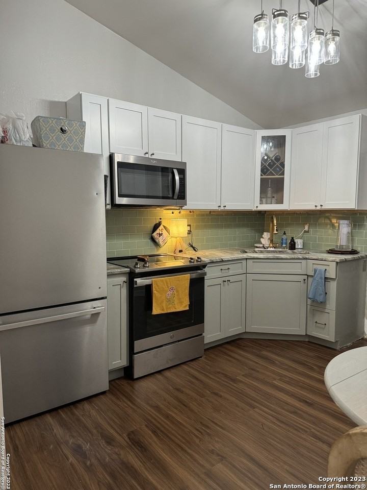 18214 Scenic Loop Rd #1 - Photo 5 of 19