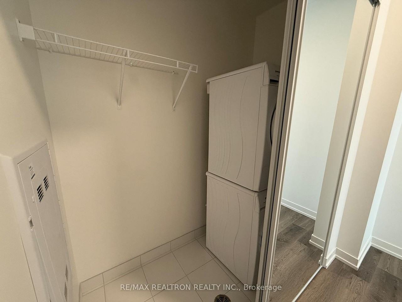8 Interchange Way - Photo 12